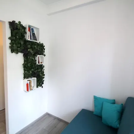 And Cozy In The Centre Of *